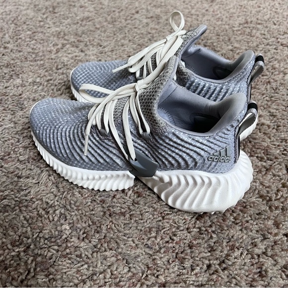 adidas AlphaBounce Instinct Gray Women’s Size 5.5 Sneakers F36732 grey/ white - Picture 2 of 9